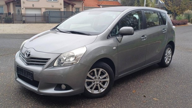 Toyota Verso 2.0 D-4D Premium Full vegtet - V...