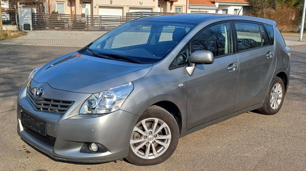 Toyota Verso 2.0 D-4D Premium Full vegtet - V...