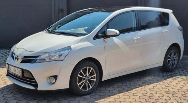 Toyota Verso 2.0 D-4D Premium Navi 5Szemly.Gy...