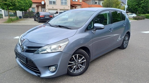 Toyota Verso 2.0 D-4D Premium Navi 7 személy -...