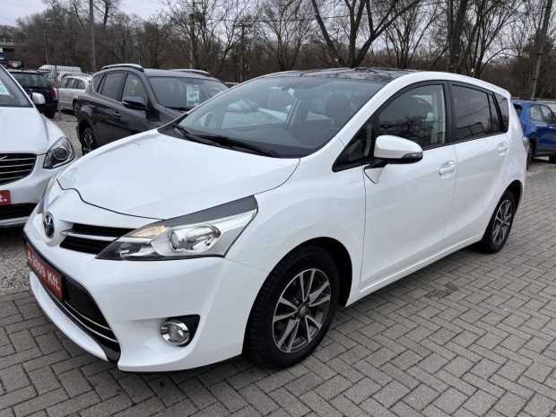 Toyota Verso 2.0 D-4D Premium Navi Megkmlt l...