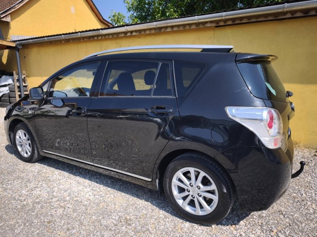 Toyota Verso 2.0 D-4D Style Navi Végig Vezetett...