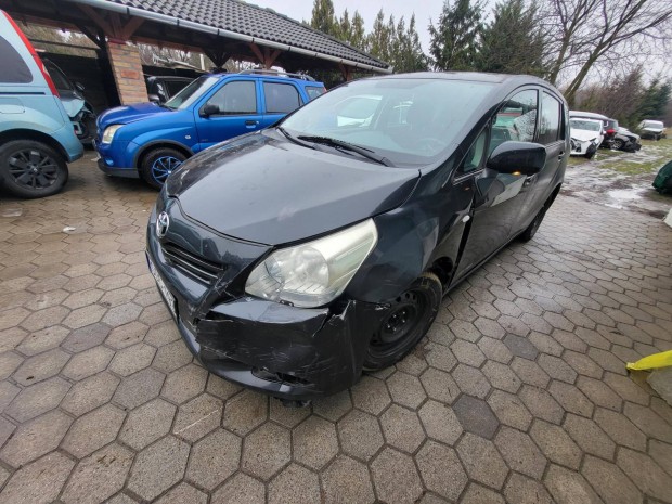 Toyota Verso 2.0 D-4D Terra 154000km! Indul- �z...