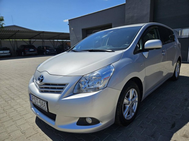 Toyota Verso 2.0 D-4D Terra (5 személyes ) 164....