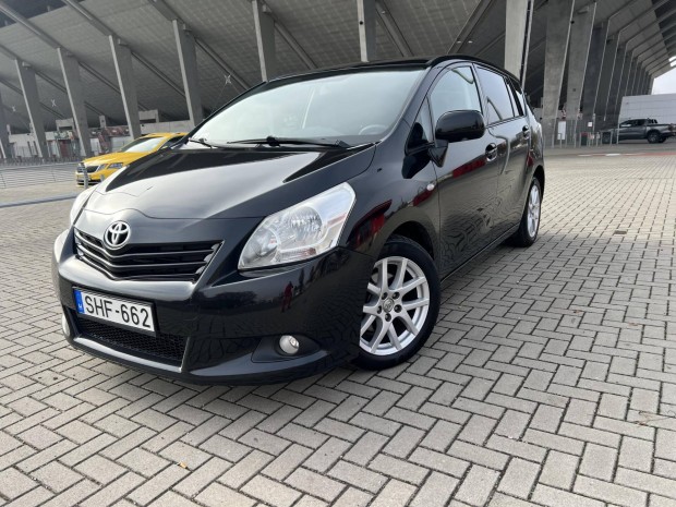 Toyota Verso 2.0 D-4D Terra (5 szemlyes ) Szp...
