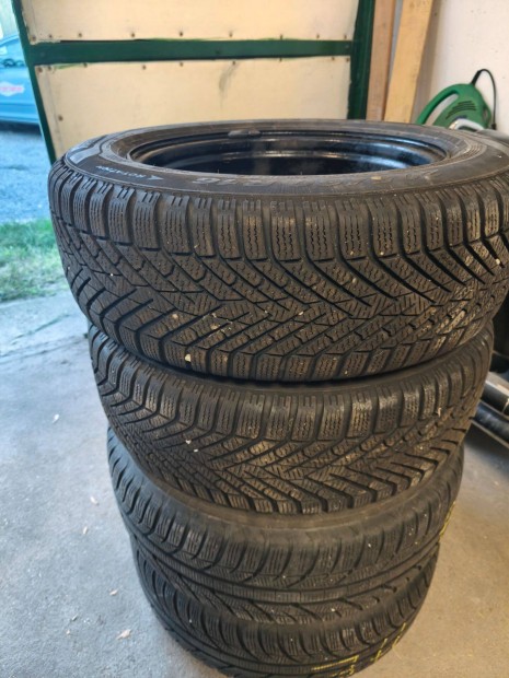 Toyota Verso tligumi szett, felnivel. 205/60 R16