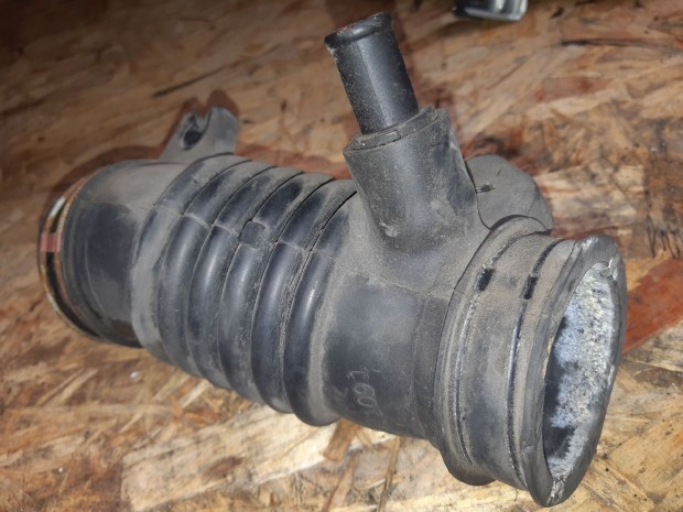 Toyota Yaris 05-10 Levegőcső