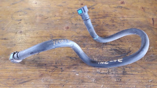 Toyota Yaris 05-10 Üzemanyag Cső