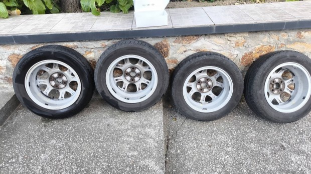 Toyota Yaris 14 collos alufelni eladó