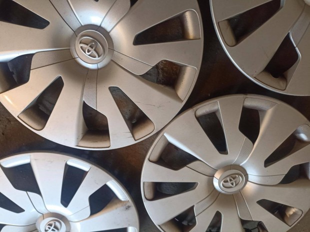 Toyota Yaris 15" dísztárcsák