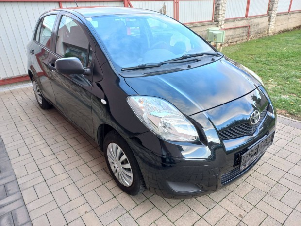 Toyota Yaris 184000km-el!