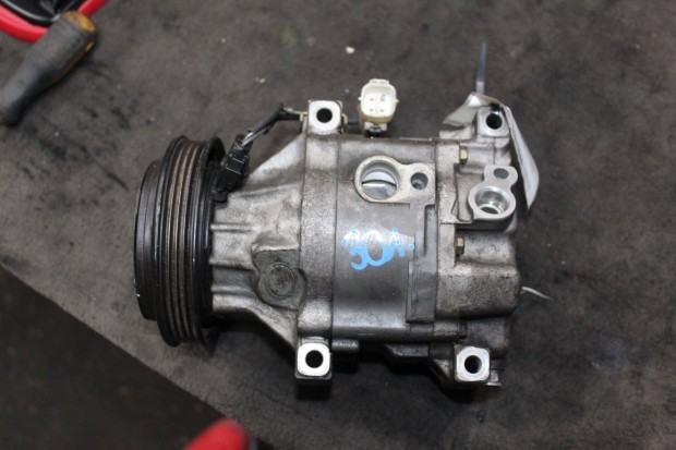 Toyota Yaris 1.0B klímakompresszor (447206254) (301)