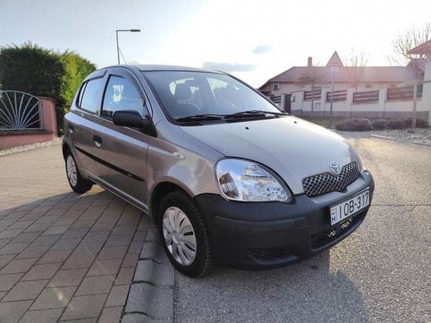 Toyota Yaris 1.0 155e km. Garant�lt km-es. Magy...