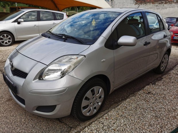 Toyota Yaris 1.0 998 Ice 261.396 km! Frissen SZ...