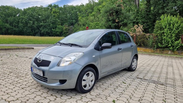 Toyota Yaris 1.0 998 Ice Klíma Kihangosító 1580...