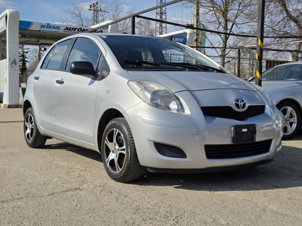Toyota Yaris 1.0 Active+Cool Friss m�szakival