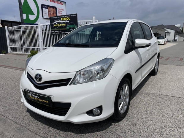 Toyota Yaris 1.0 Active S.mentes! Sz.könyv!