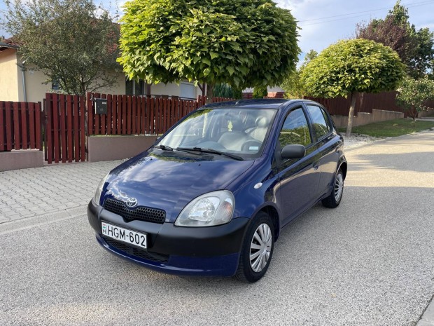 Toyota Yaris 1.0 Harmony szervokormány 144.000...