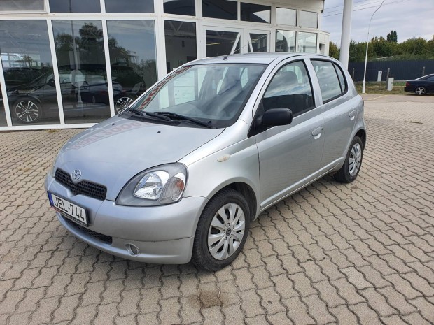 Toyota Yaris 1.0 Linea Terra klms