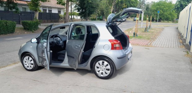 Toyota Yaris 1.0 Sol AC 26 ezer km. Újszerű áll...