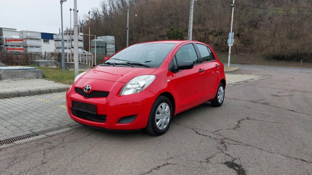 Toyota Yaris 1.0 Terra Szp s J!!!