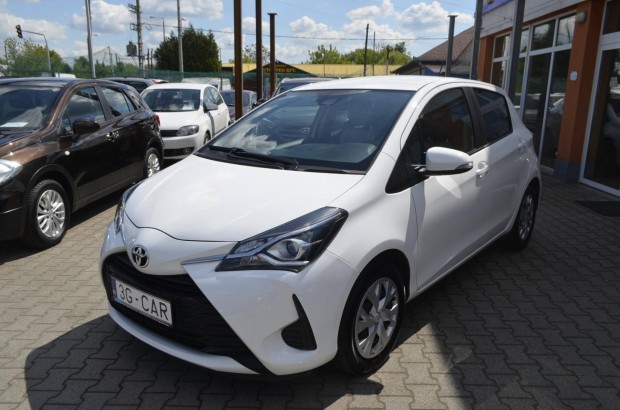 Toyota Yaris 1.0 VVT-i Active ! 74.780 KM ! Vég...