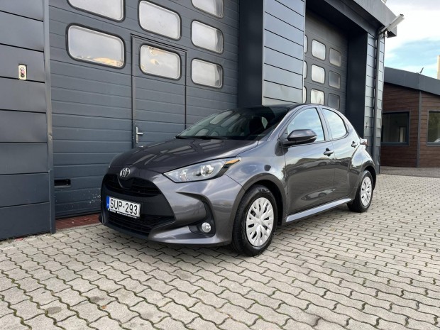 Toyota Yaris 1.0 VVT-i Comfort Szervizkönyv / 1...