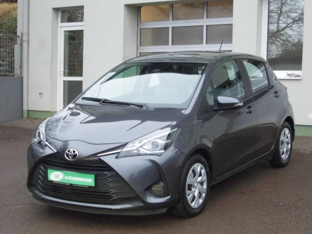 Toyota Yaris 1.0 VVT-i Live Szerv�zk�nyv-Kl�ma-...