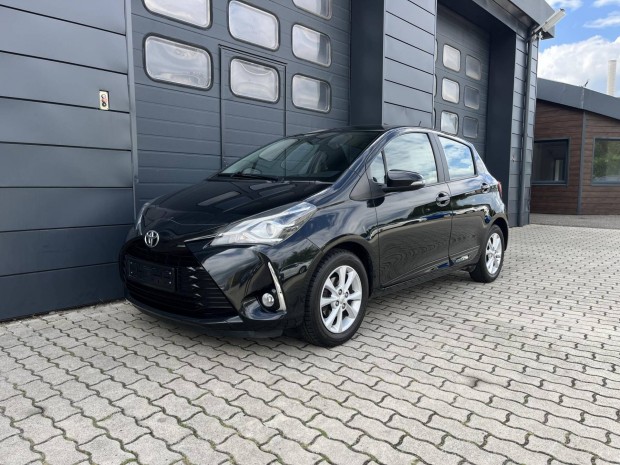 Toyota Yaris 1.0 VVT-i Trend Comfort Szervizkön...