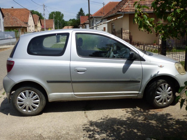Toyota Yaris 1.0 benzines