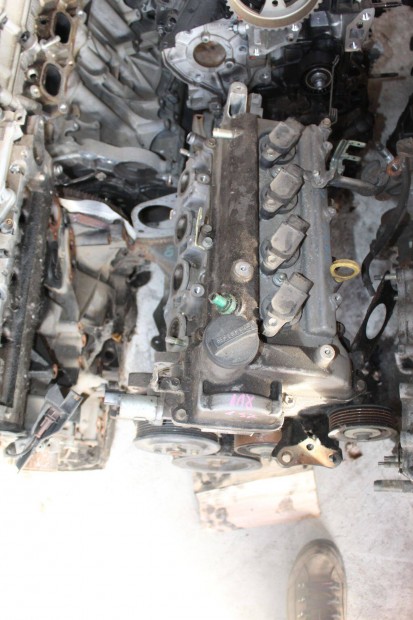Toyota Yaris 1 1.0B Fűzött blokk hengerfejjel 1SZ