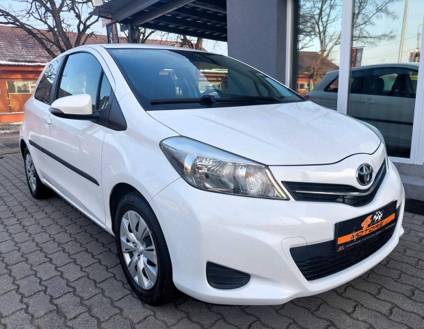 Toyota Yaris 1.33 Active+Cool Garant�lt 87.000....