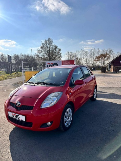 Toyota Yaris 1.33 Active+Cool Szervizknyves Sz...