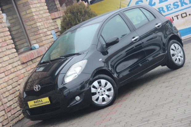 Toyota Yaris 1.33 Executive Digit AC // Tolat�r...