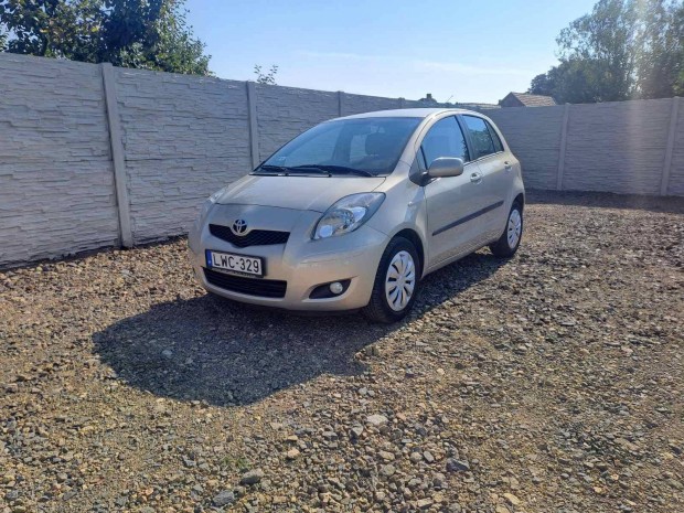 Toyota Yaris 1.33 LIFE 128000KM!!!