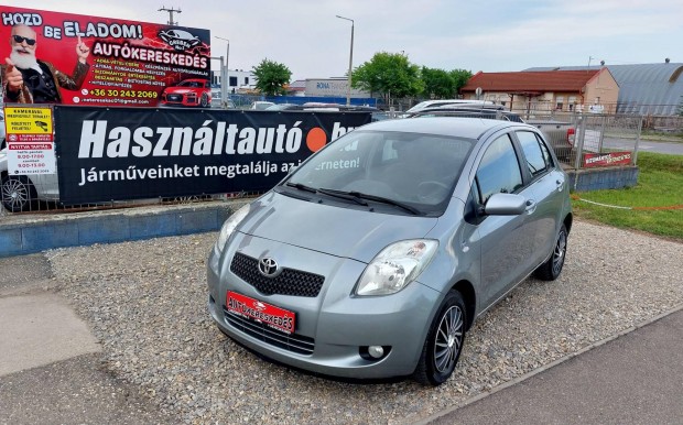 Toyota Yaris 1.3 Ice Plus Végig vezetett Szervi...