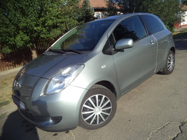 Toyota Yaris 1.3 Sol AC
