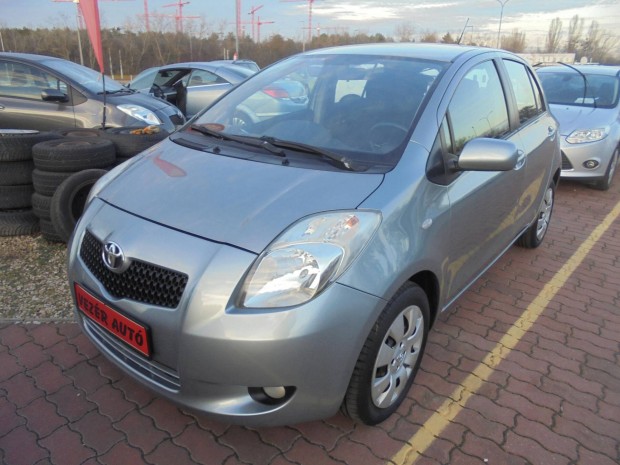 Toyota Yaris 1.3 Sol AC Szines Navi T RADAR Kd...