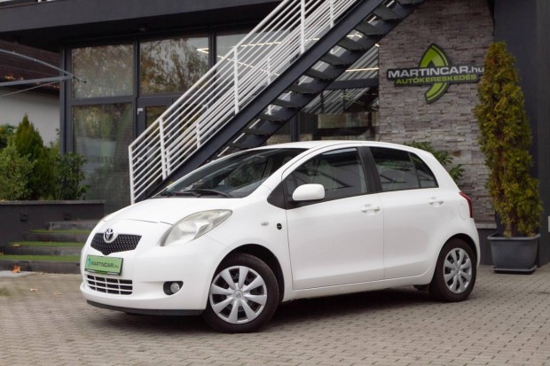 Toyota Yaris 1.3 Terra Ice Polar White +Els Tu...