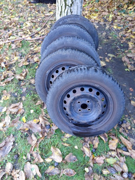 Toyota Yaris 1,3-as 4 db felni s Laufenn Tli gumi 185/60R15