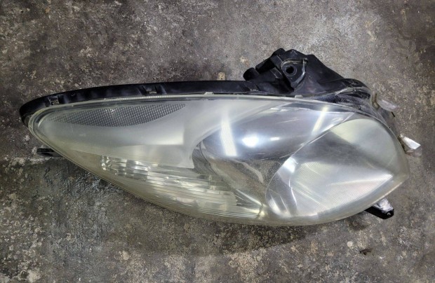 Toyota Yaris 1,3 els� f�nysz�r�