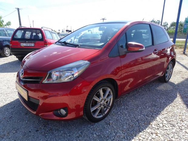 Toyota Yaris 1.4 D-4D Executive Panormatet! T...