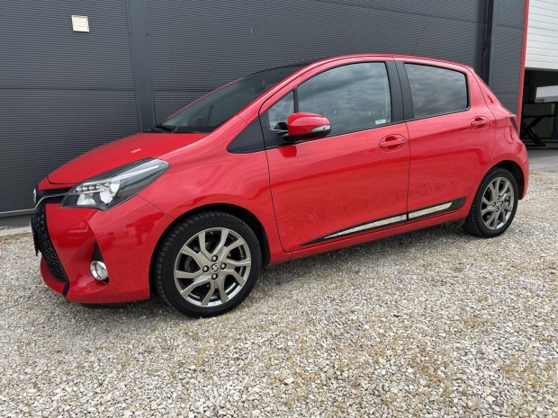 Toyota Yaris 1.4 D-4D Lounge Skyview Panoráma/K...