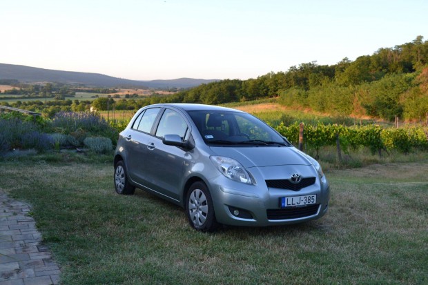 Toyota Yaris 1.4 D-4D dzel, magnszemlytl elad