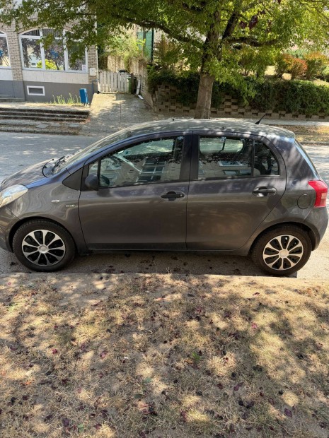 Toyota Yaris 1.4 Vonhoroggal Magnszemlytl