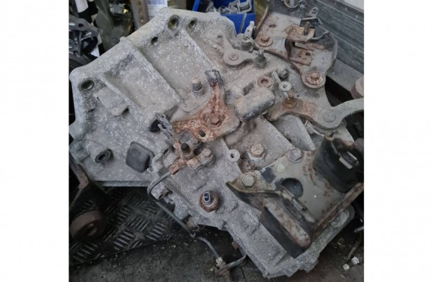 Toyota Yaris 1.5 6 sebeséges benzin váltó