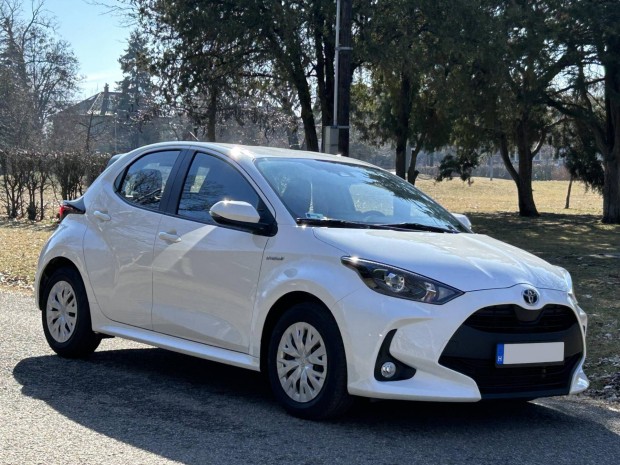 Toyota Yaris 1.5 Hybrid Active e-CVT 21209 KM!!!