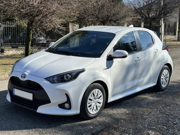 Toyota Yaris 1.5 Hybrid Active e-CVT 21209 KM!!!