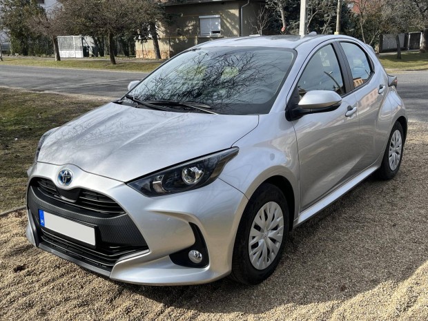 Toyota Yaris 1.5 Hybrid Active e-CVT 21.027 KM...