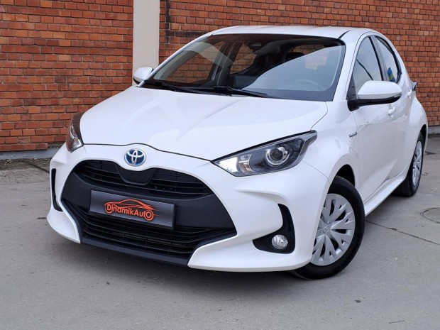 Toyota Yaris 1.5 Hybrid Comfort e-CVT T�vtart�-...